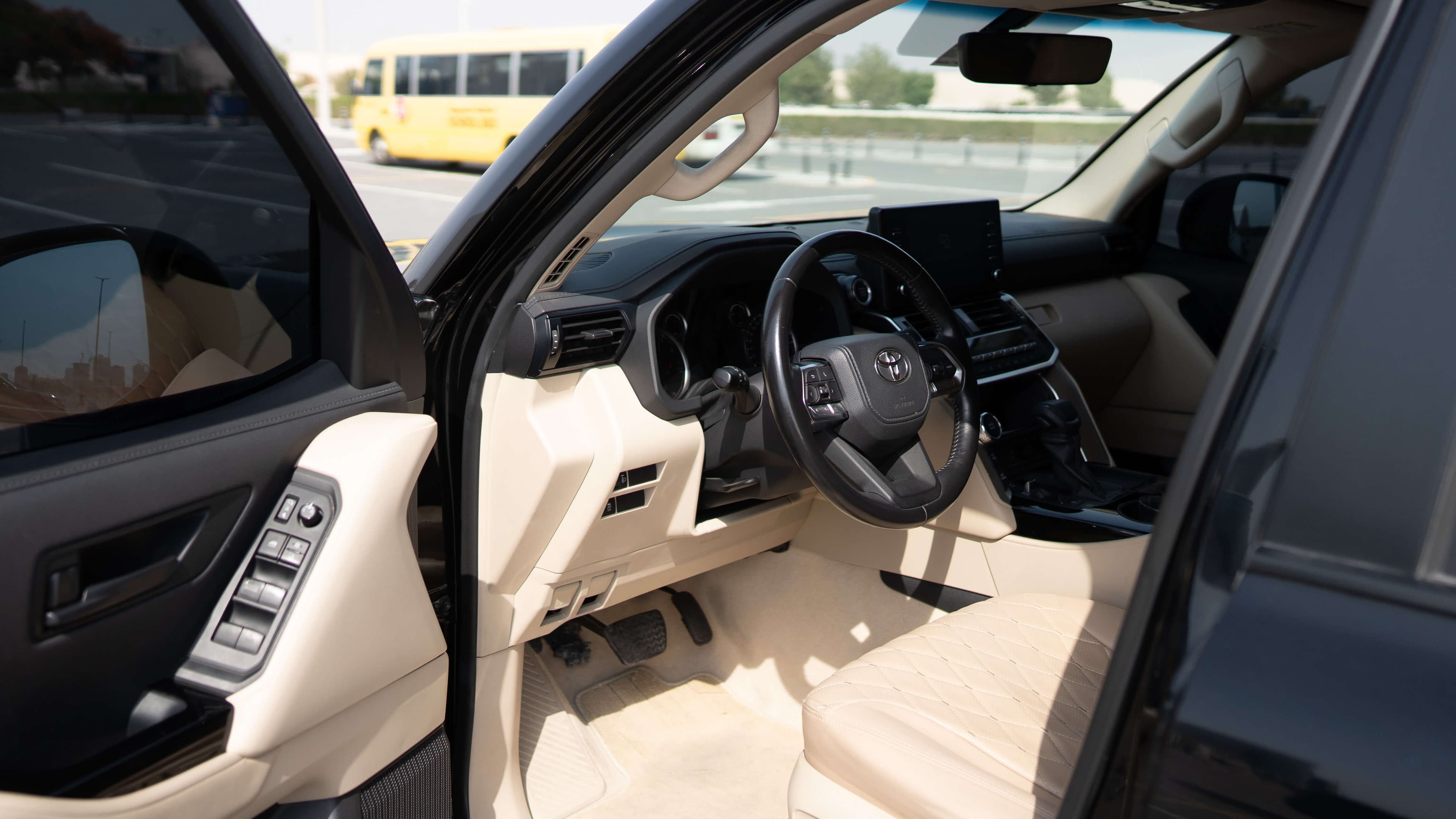 Rent Toyota Land Cruiser in Dubai